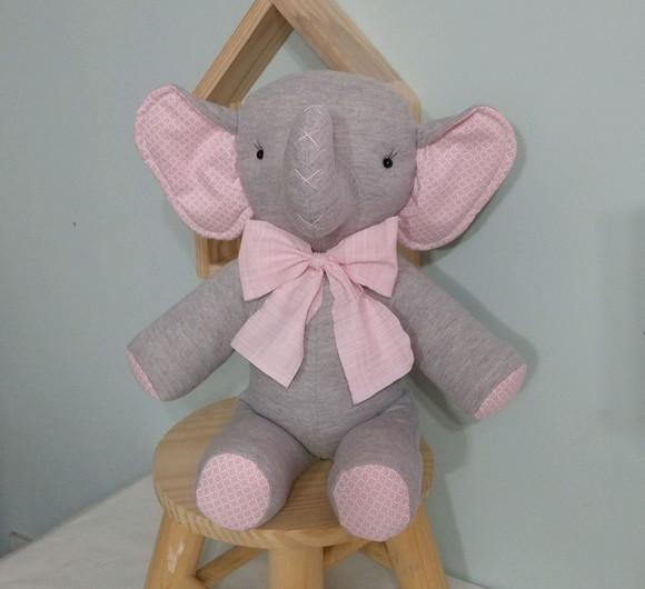 Elefante Cinza e Rosa