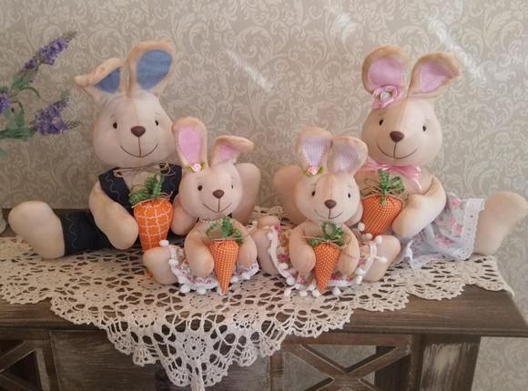 Família de Coelhos 4 Peças Páscoa Decoração