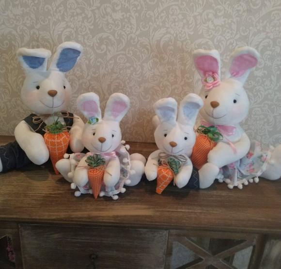 Família de Coelhos 4 Peças Páscoa Decoração