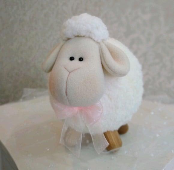 Ovelha de Pelúcia Bolinha
