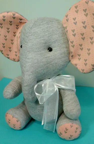 Elefante cinza articulado