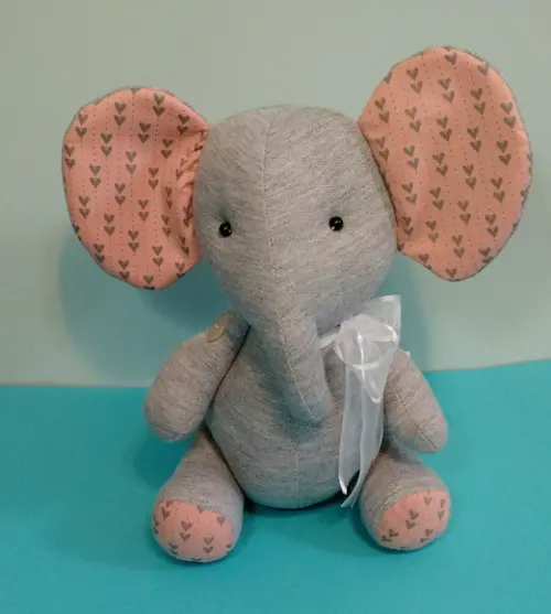 Elefante cinza articulado