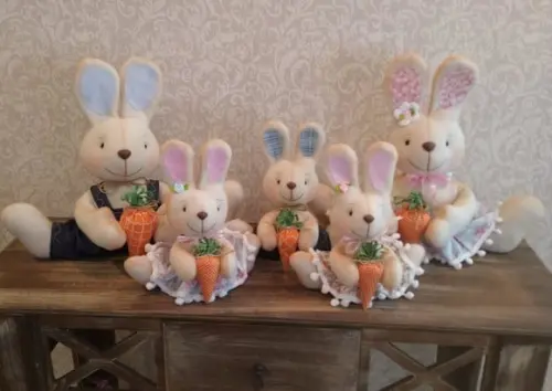 Família de Coelhos 5 Peças Decoração de Páscoa