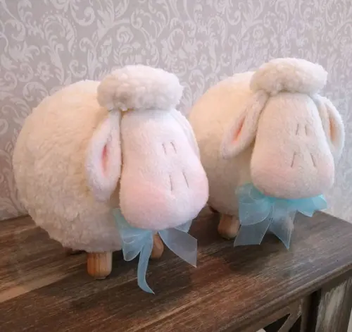 Kit com 2 Ovelhas de Pelúcia Bolinha