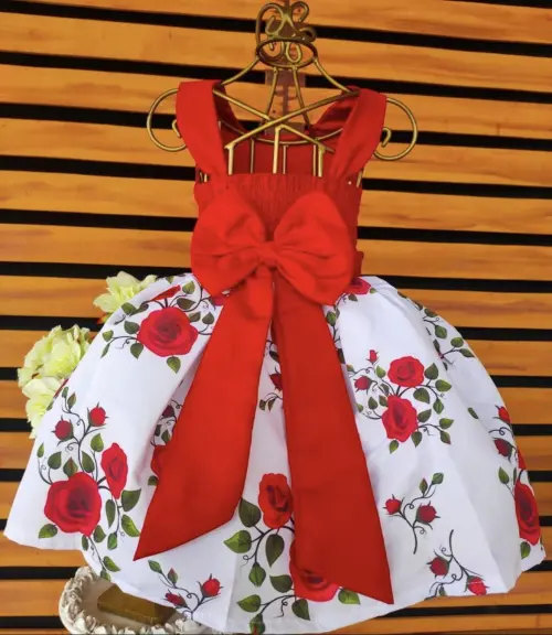 Vestido Floral de Rosas Vermelhas