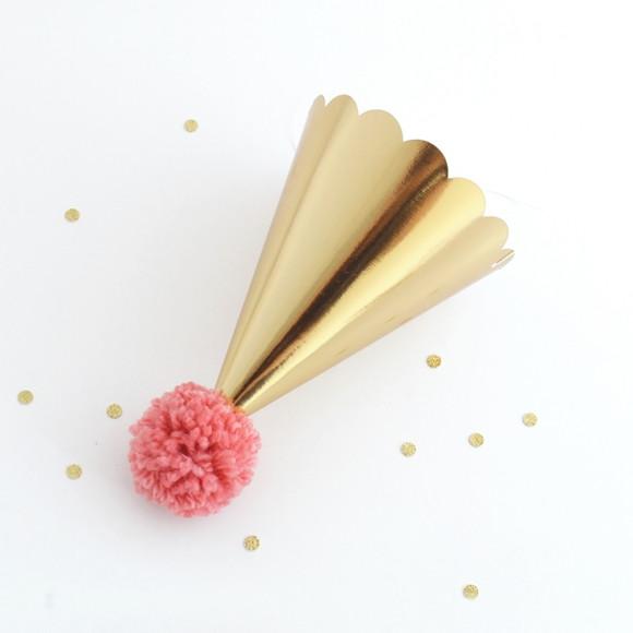 Chapeuzinho Dourado com Pompom Rosa Quente 3un