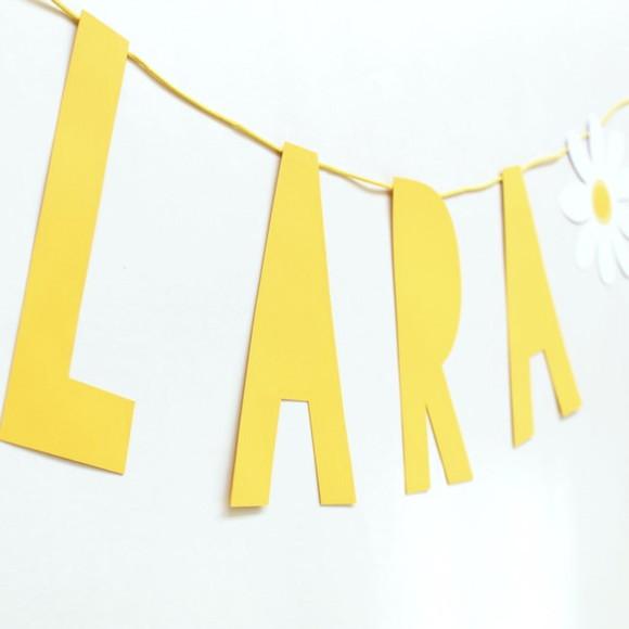 Letreiro de Papel com Nome - Amarelo - até 10 Letras