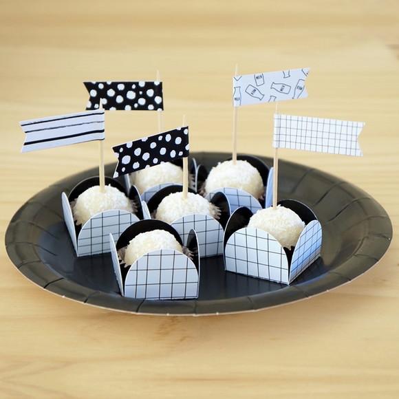 Mini Topper Bandeirinhas - Preto e Branco (24 Un)