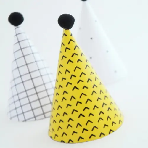 Chapeuzinhos de Festa Estampados - 3 Unidades