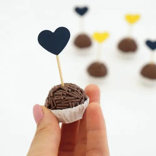 Mini Topper Coração Amarelo e Marinho (24 Un)