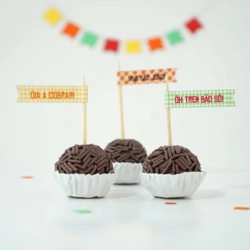Mini Toppers Bandeirinhas Festa Junina (24 Un)