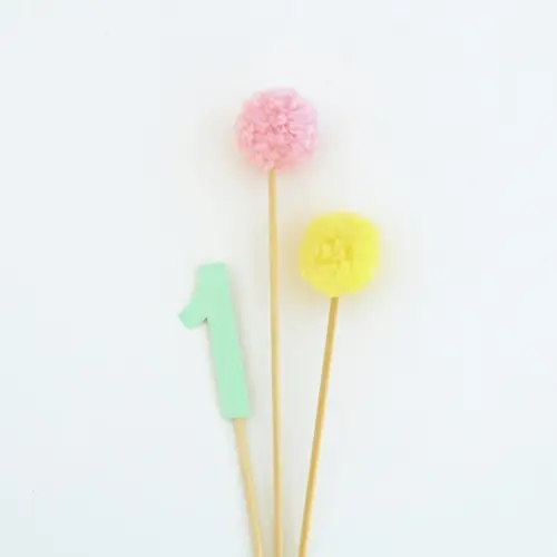 Topo Bolo Pompons + Idade
