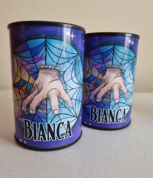 Cofrinho Personalizado Wandinha (Mãozinha)