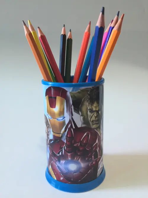 Kit Vingadores - Porta-lápis com 12 lápis de cor