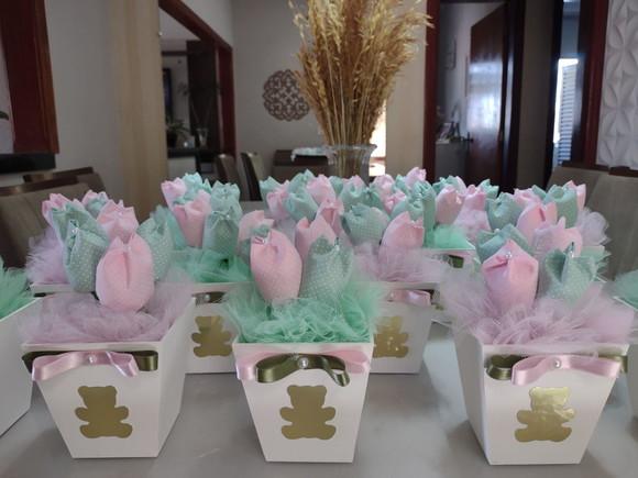 Centro de Mesa Chá Revelação Rosa e Verde