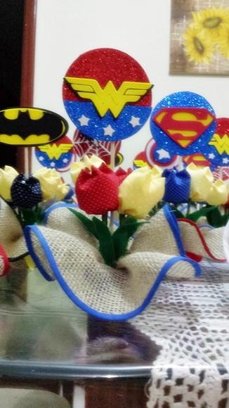 Centro de mesa Super Heróis