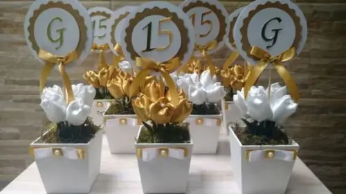 Centro de Mesa 15 Anos Kit com 15 Unidades
