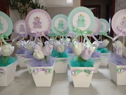Centro de Mesa Chá Revelação Lilás e Verde