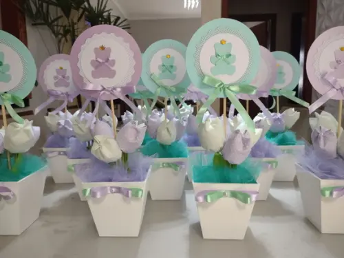 Centro de Mesa Chá Revelação Lilás e Verde