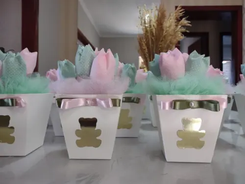 Centro de Mesa Chá Revelação Rosa e Verde