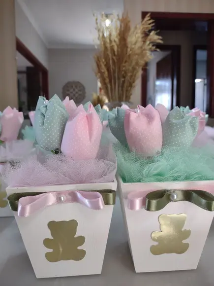 Centro de Mesa Chá Revelação Rosa e Verde