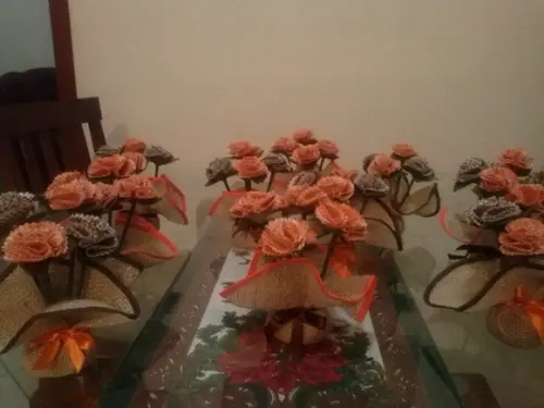 Centro de Mesa Cravos de tecido