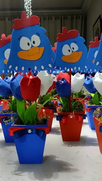 Centro de Mesa Galinha Pintadinha