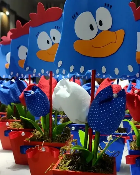 Centro de Mesa Galinha Pintadinha