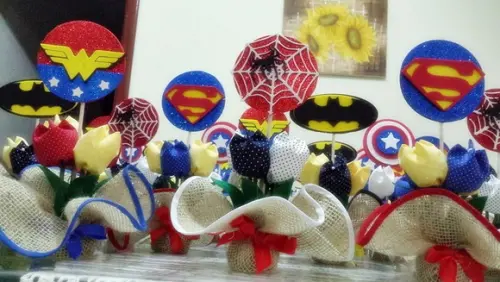 Centro de mesa Super Heróis