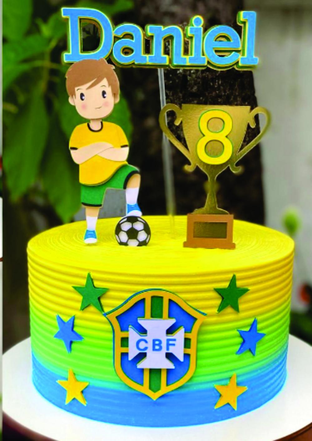 Topo de Bolo Futebol Menino Brasil Arquivo de Corte Silhouette
