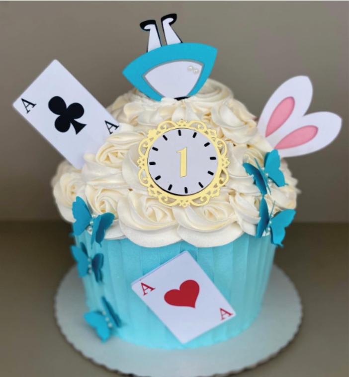 Topo de Bolo Alice no País das Maravilhas