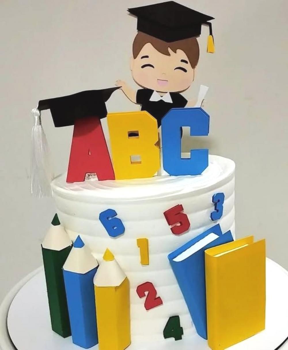 Topo de Bolo Conclusão de Mêsversário abc Menino