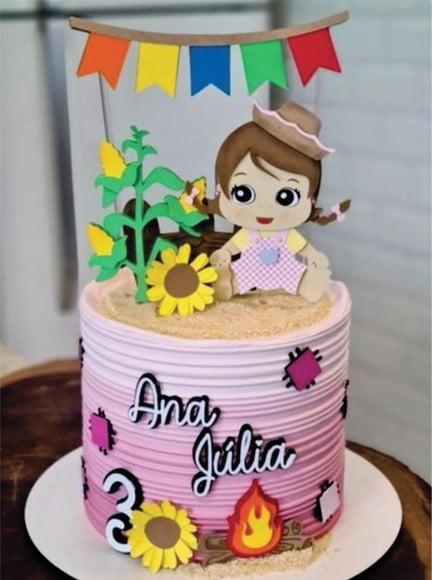 Topo de Bolo Junino Menina Sentada Arquivo de Corte