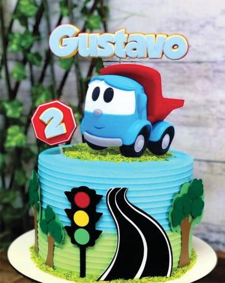 Topo De Bolo Léo E O Caminhão Arquivo De Corte