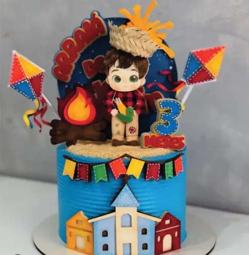 Topo de Bolo Arraiá Menino Caipira