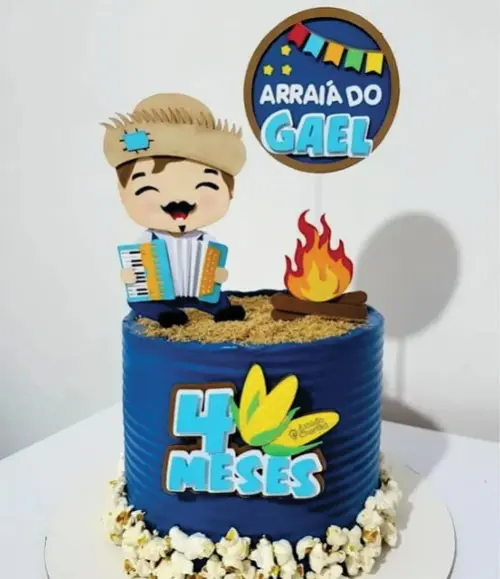 Topo de Bolo Arraiá Menino com Sanfona
