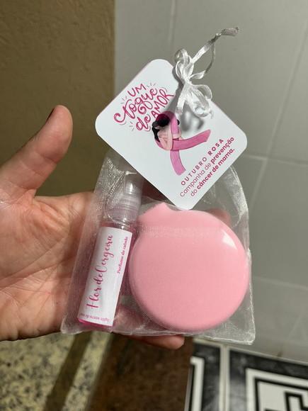 Brinde Outubro Rosa, Kit Perfume de Cabelo e Escova de Bolsa