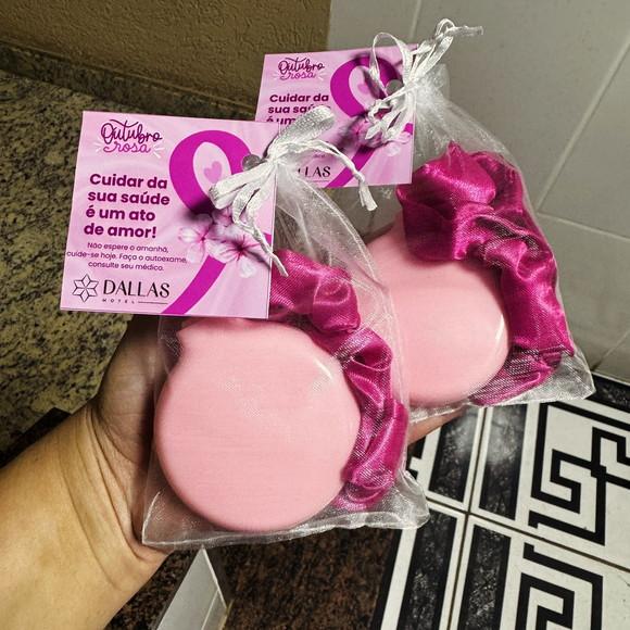 Brinde Dia da Mulher, Kit Escova, Espelho e Scrunchie