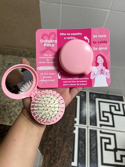 Brinde Outubro Rosa, Mini Escova de Bolsa com Espelho