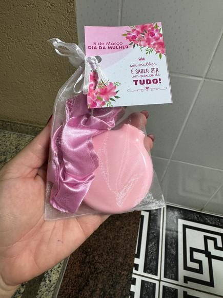 Brinde Dia da Mulher, Kit Escova, Espelho e Scrunchie