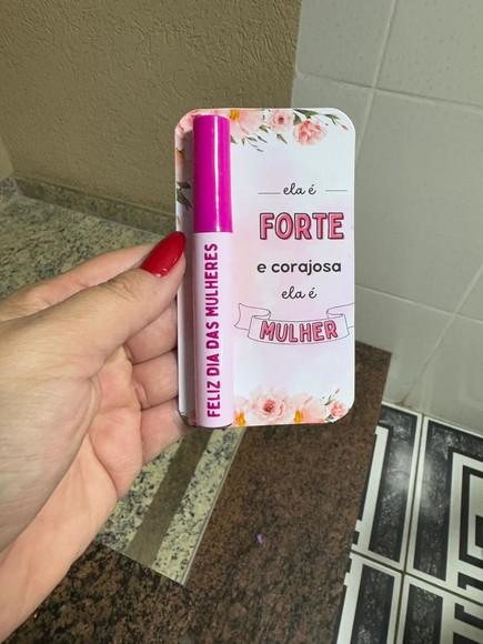 Lip Gloss Labial Brinde Dia da Mulher com Card