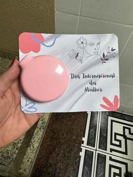 Brinde Dia da Mulher, Mini Escova de Bolsa com Espelho