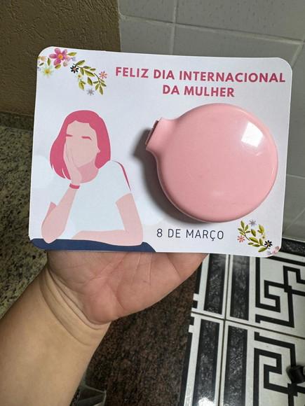Brinde 8 de Março, Mini Escova de Bolsa com Espelho