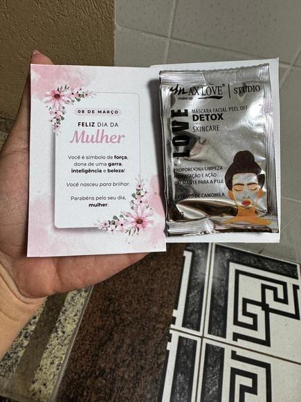 Card com Skincare Máscara Facial Brinde Dia das Mães Mulher