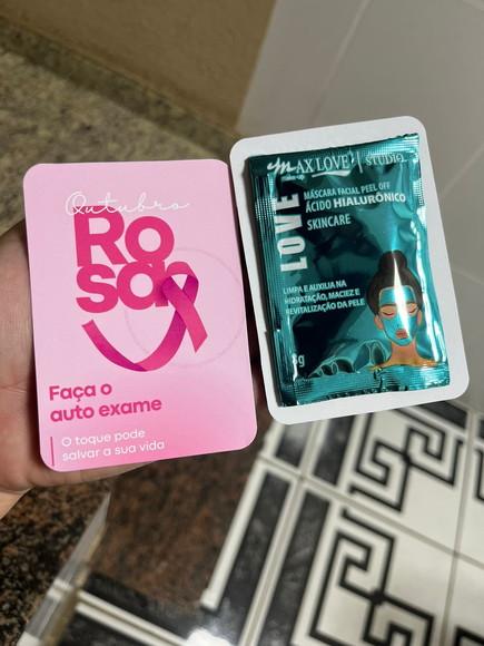 Brinde Outubro Rosa, Card com Skincare, Máscara