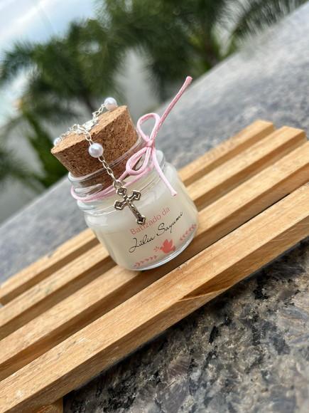 Vela Perfumada com Mini Terço Lembrancinha Batismo