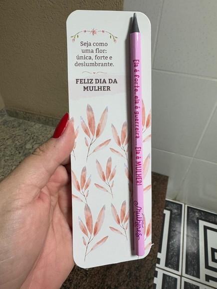Lápis Personalizado com Card Brinde Dia da Mulher
