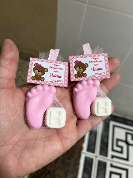 Lembrancinha Maternidade Letrinha com Pezinho de Sabonete