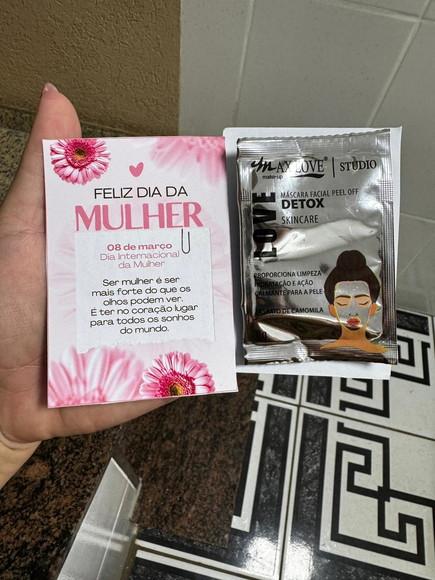 Máscara Facial Brinde Dia da Mulher Dia das Mães