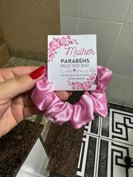 Scrunchie Xuxinha de Cetim Brinde Dia da Mulher